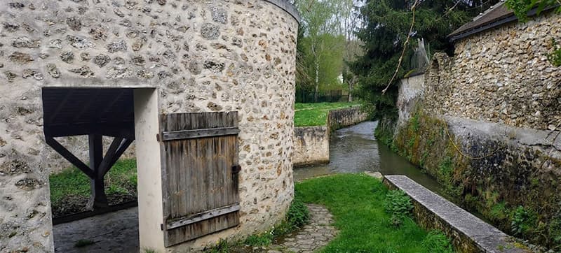 Car Hire in Châteaufort