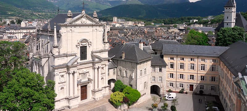 Perché Noleggiare un Auto a Chambéry?