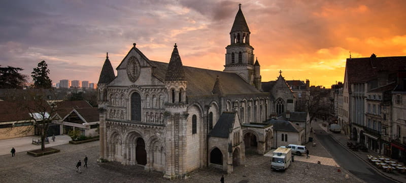 Car Hire in Poitiers