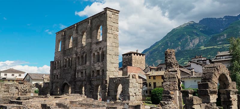 Waarom een Auto Huren in Aosta?