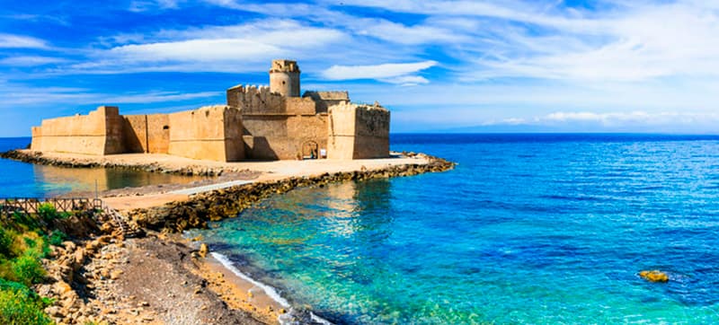 Pourquoi Louer une Voiture à Crotone avec CarJet ?