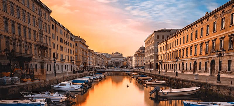¿Por qué Alquilar un Coche en Trieste con CarJet?