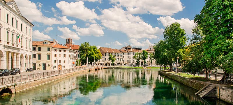 ¿Por qué Alquilar un Coche en Treviso?