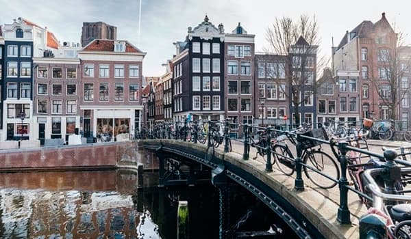 Por que Alugar um Carro em Amsterdã?