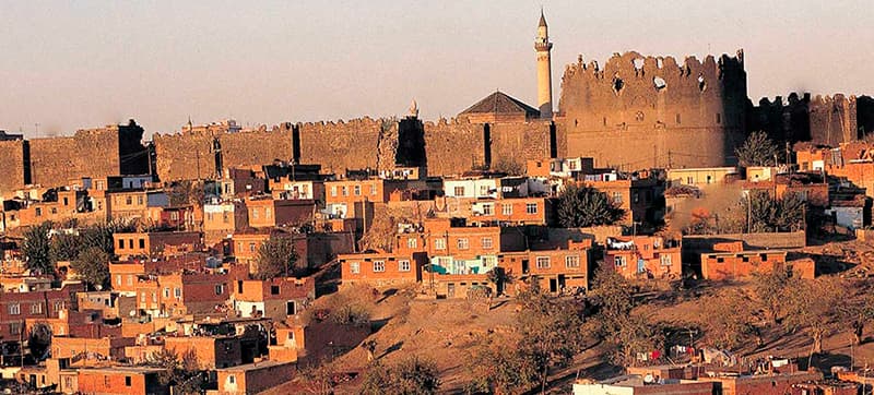 Pourquoi Louer une Voiture à Diyarbakir ? 