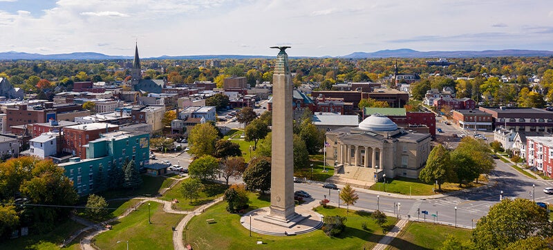 Noleggio Auto Economico a Plattsburgh Aeroporto