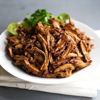 Honey Glazed Crockpot Chicken Adobo - simple pantry ingredients, hardly any hands-on time, 200 calories. | https://slim-core.today